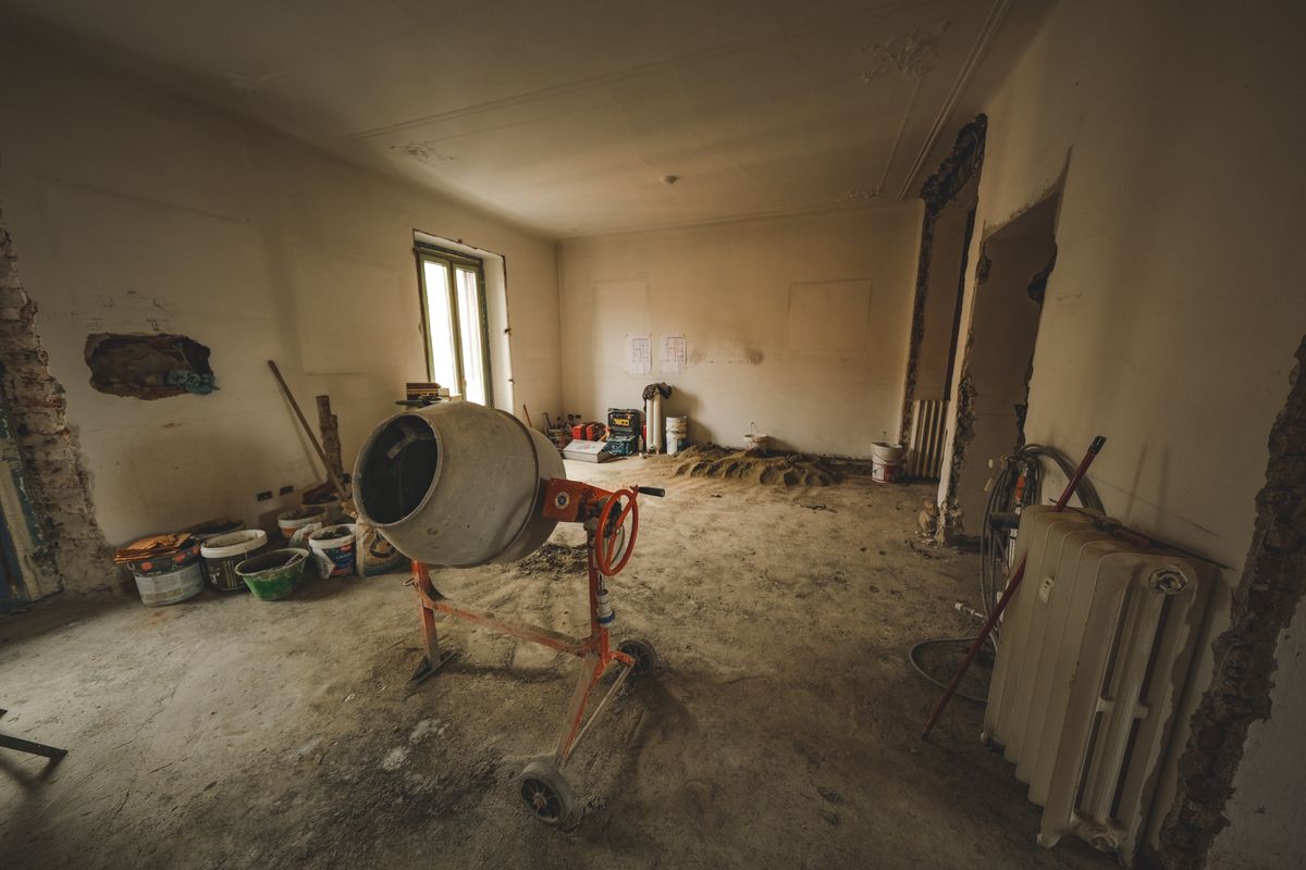 Raum während Bau- und Renovierungsarbeiten